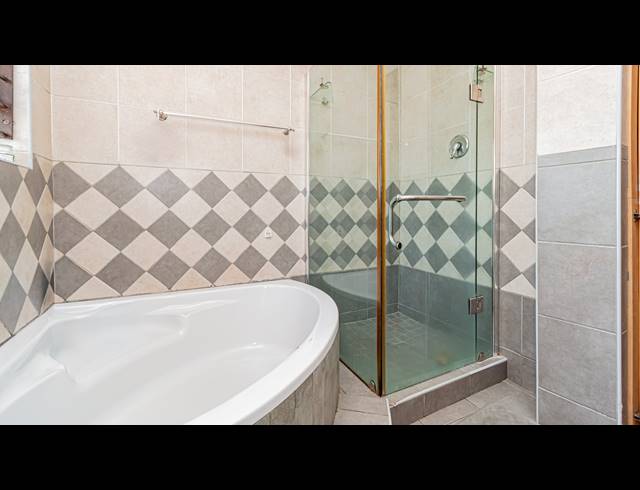 3 BEDROOM TOWNHOUSE FOR SALE IN ELANDSHAVEN